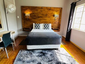 Comfort Studio | Iron/ironing board, free WiFi, bed sheets - Madeira Bed (Komani)