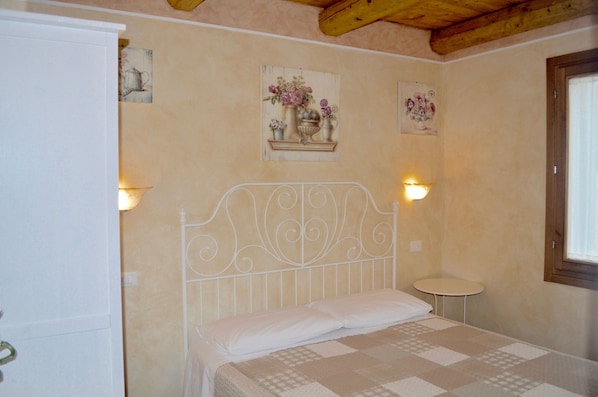 1 bedroom, free WiFi, bed sheets - Lodging immersed in the tranquility of the Polesana countryside (Rovigo)