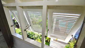 Lodge, Terrace | Individually decorated, individually furnished, free WiFi, bed sheets