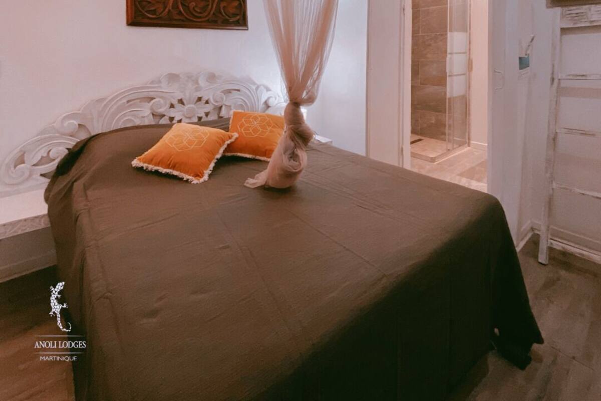 WiFi (free), individually decorated, individually furnished, bed sheets