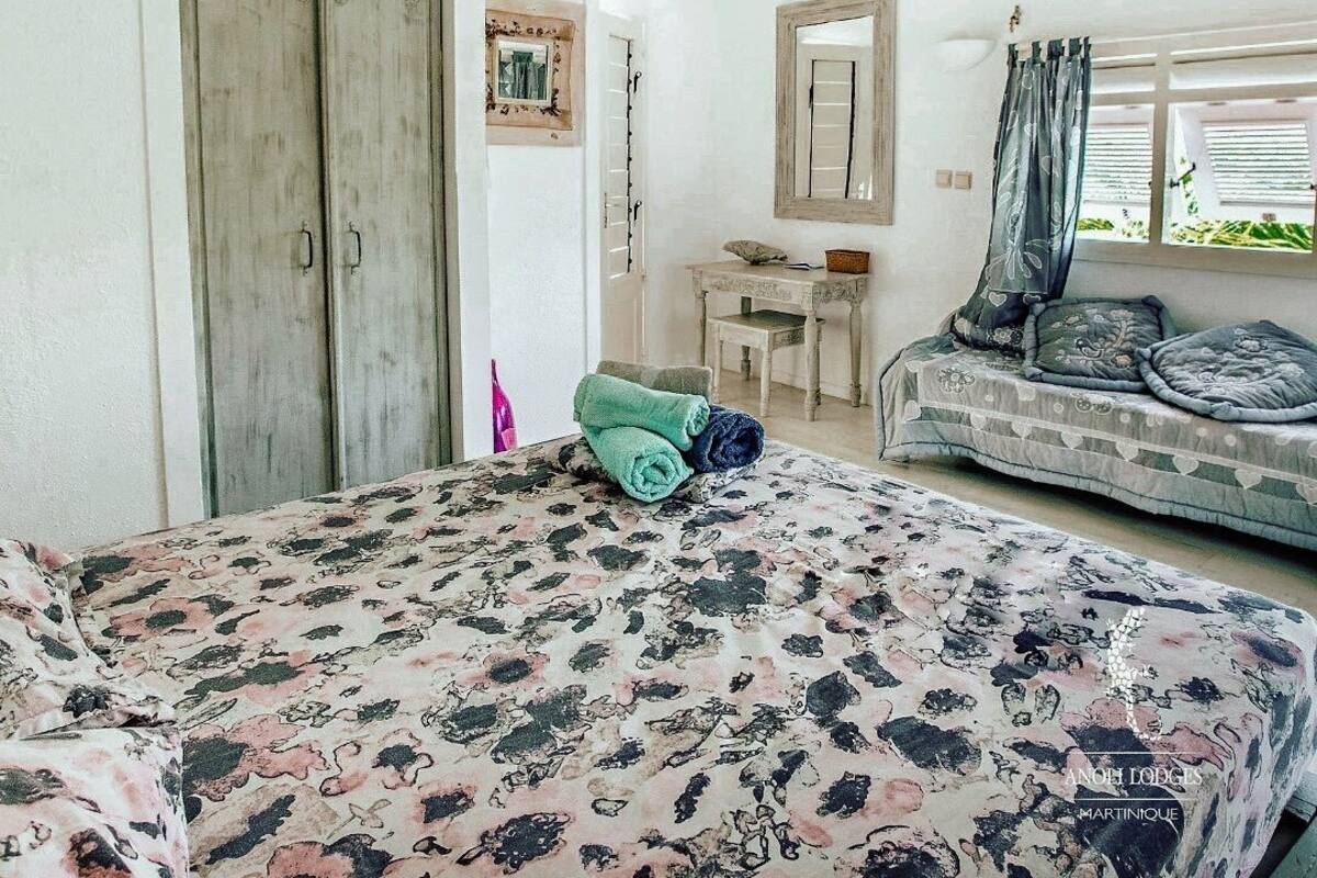 Lodge | WiFi (free), individually decorated, individually furnished, bed sheets
