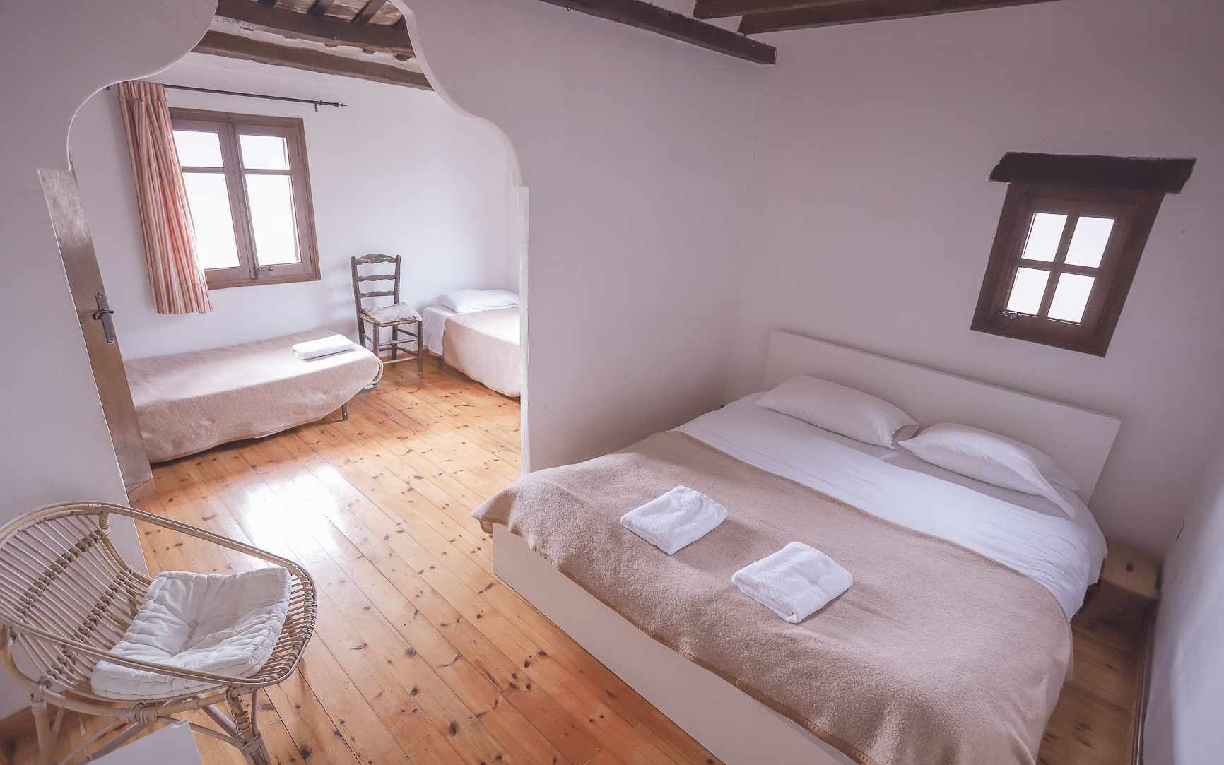 4 bedrooms, travel cot, free WiFi, bed sheets