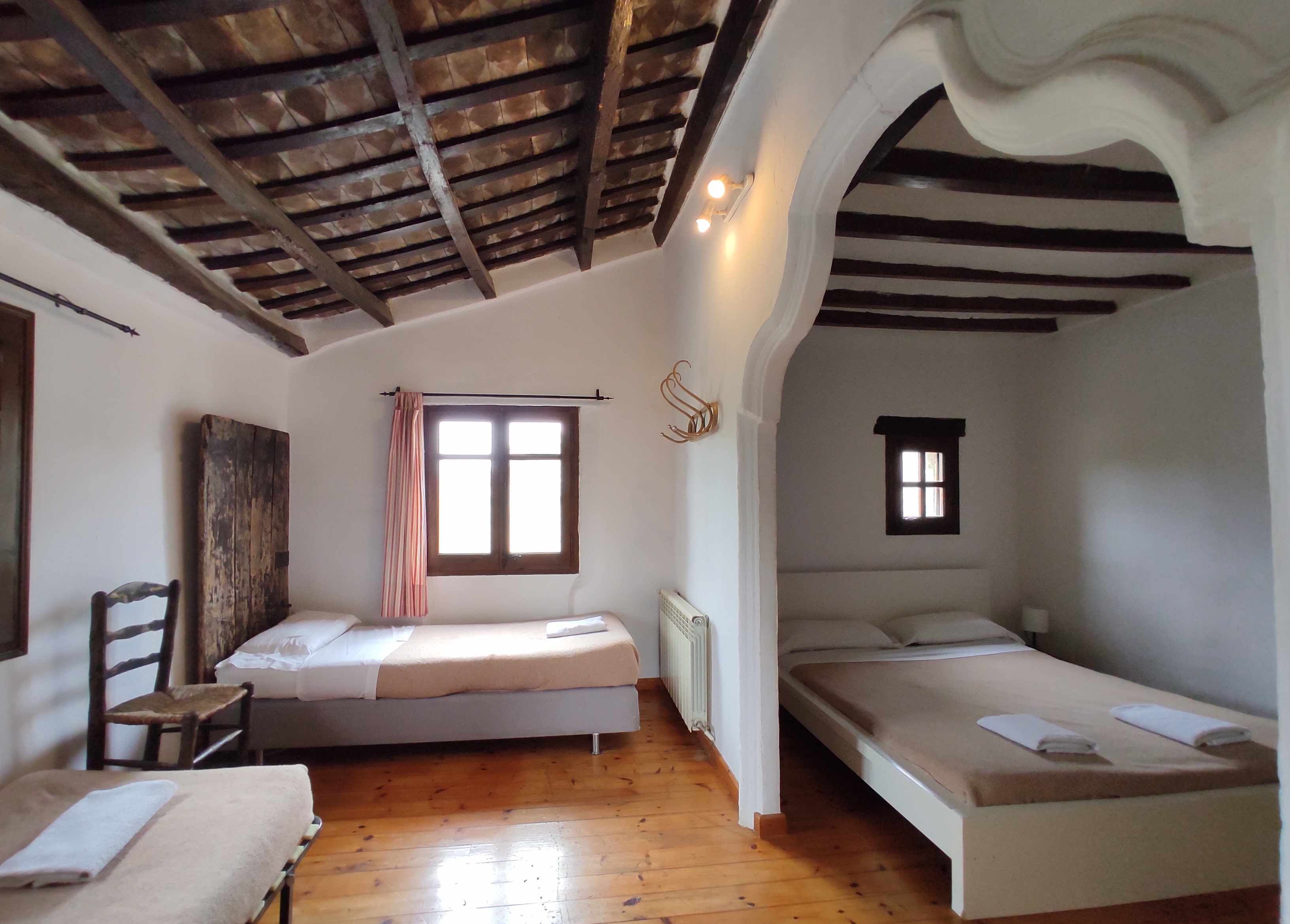 4 camere, culla da viaggio, Wi-Fi gratuito, lenzuola