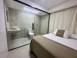 Family Apartment, 2 Bedrooms, Ocean View, Beachside | Premium bedding, blackout curtains, iron/ironing board, free WiFi - Marinas Praia - Flat Beira Mar (João Pessoa)