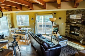 Smart TV, fireplace, video games