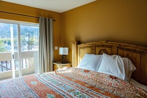 4 chambres, fer et planche à repasser, lit parapluie, Wi-Fi gratuit