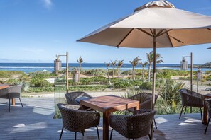 3 restaurantes, café da manhã, culinária internacional