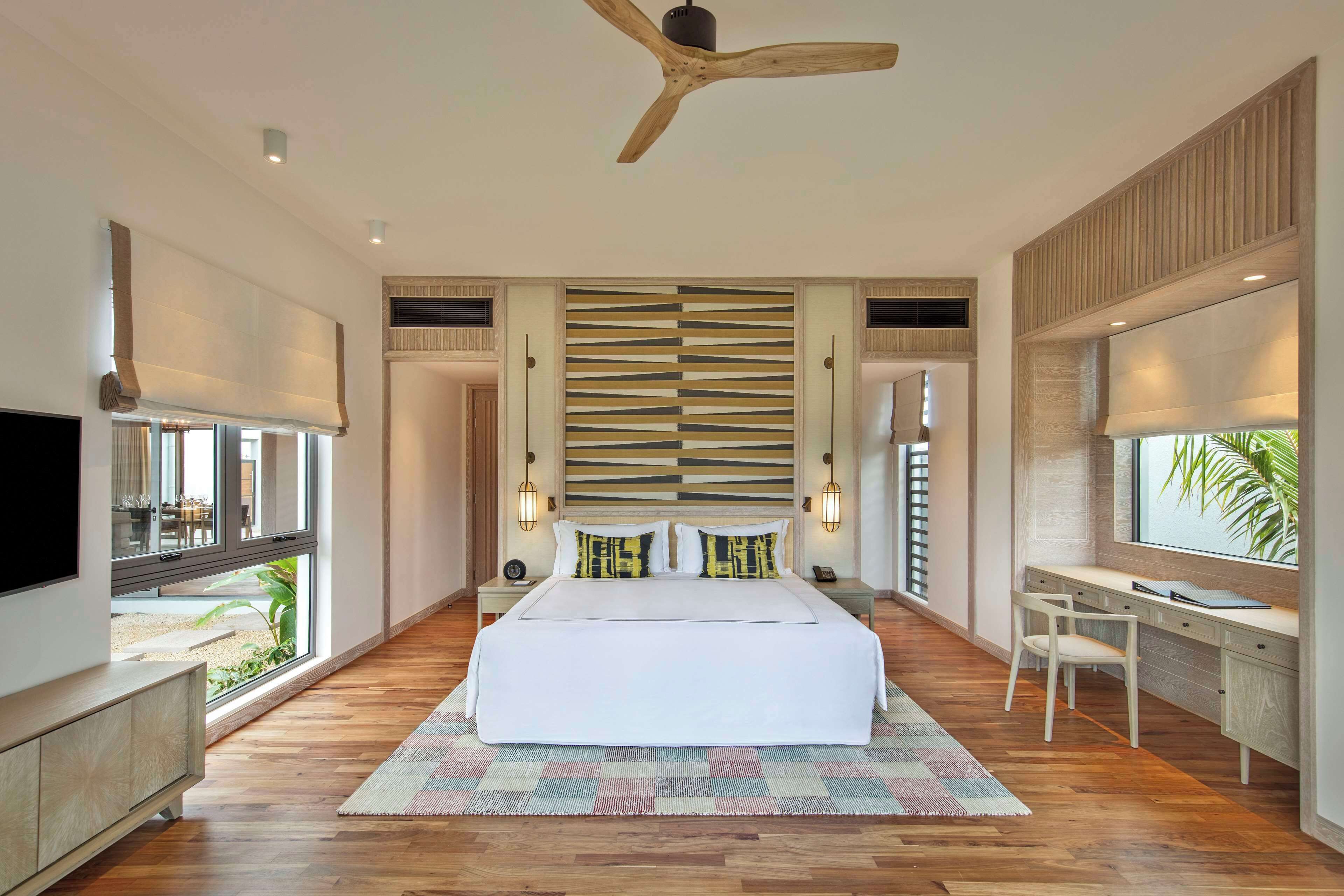 1 bedroom, premium bedding, minibar, in-room safe