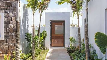 1 bedroom, premium bedding, minibar, in-room safe