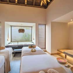 Couples treatment rooms, hot tub, steam room, body treatments