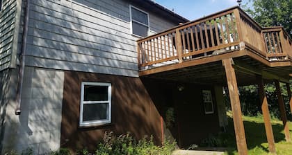 Riverside Cottage near snowmobile and atv trails and Mt. Bohemia with Wi-Fi!