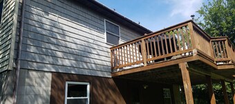 Riverside Cottage near snowmobile and atv trails and Mt. Bohemia with Wi-Fi!