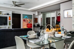 Deluxe Apartment, 1 Bedroom | Living area