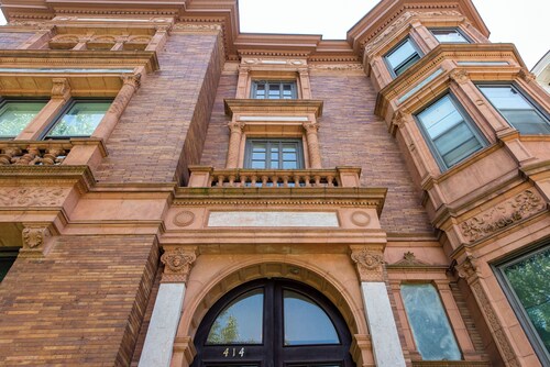 Bourbon Big Shot Mansion