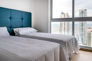 Deluxe Apartment, 3 Bedrooms | 3 bedrooms, iron/ironing board, free WiFi, bed sheets - Full Apartment Ocean View (Panama City)