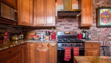 Tủ lạnh, lò vi sóng, lò nướng, bếp nấu