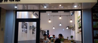 Heart of walking street, wonderful river view, awesome place to stay!