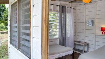 In-room safe, free WiFi, bed sheets