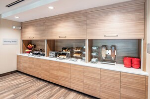 Desayuno continental incluido todos los días 