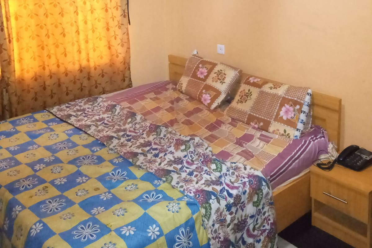 20 habitaciones y caja de seguridad en la habitación 