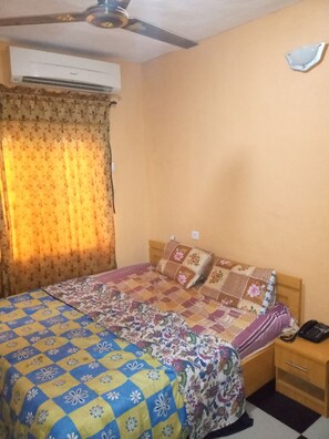 20 habitaciones y caja de seguridad en la habitación