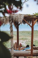 Una playa cerca, kayak