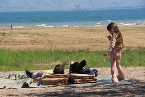Una playa cerca