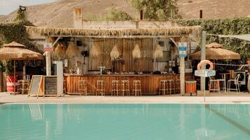 Poolbar