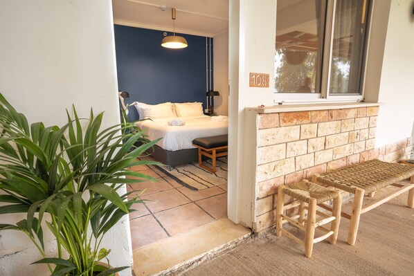 Ropa de cama hipoalergénica, cortinas blackout y wifi gratis 