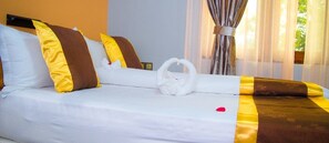 Deluxe Suite | In-room safe, free WiFi, bed sheets - Hillside Hotel (Njombe)