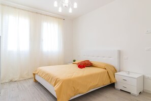 2 slaapkamers, een strijkplank/strijkijzer, wifi, beddengoed