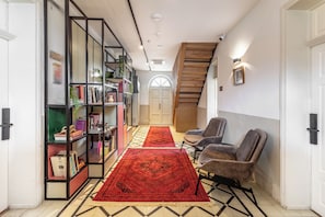 Living area - THE GUTMAN TLV - Neve Tzedek (Tel Aviv)