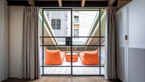 Gutman Balcony | Ropa de cama de alta calidad, camas con efecto memoria y escritorio 