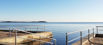 Vacation cottage near the harbor