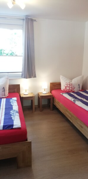 1 Schlafzimmer, Reisekinderbett, kostenloses WLAN, Bettwäsche