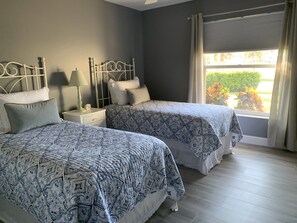 3 bedrooms, desk, iron/ironing board, free WiFi - Southwest Florida Home Pool Fishing Biking Hiking Sun & Fun (Bokeelia)