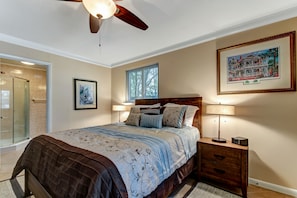 4 habitaciones, escritorio, tabla de planchar con plancha y wifi gratis 
