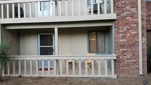 Property grounds - 1 BR Condo - Location,  Location, Location!  Easy Walk to Campus & Stadium! (Athens)