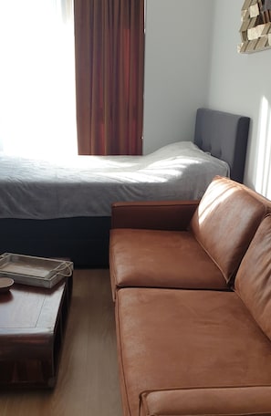 7 bedrooms, iron/ironing board, WiFi, bed sheets
