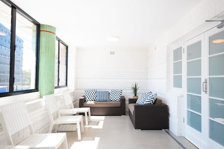 Balcony. Horse and Jockey Hotel Homebush