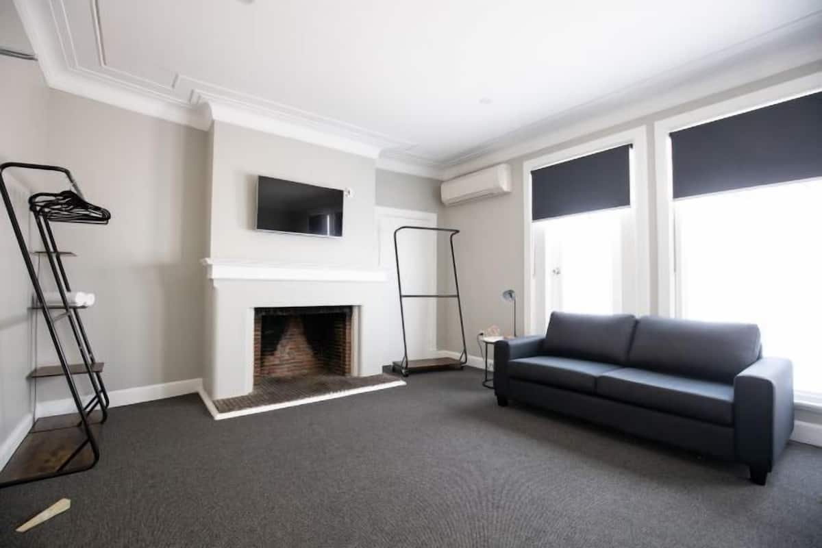 Living area | Flat-screen TV
