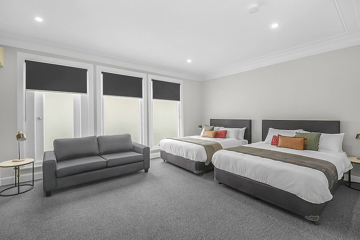 Habitación familiar, baño compartido | Wifi gratis y ropa de cama