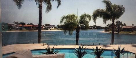 Alberca al aire libre