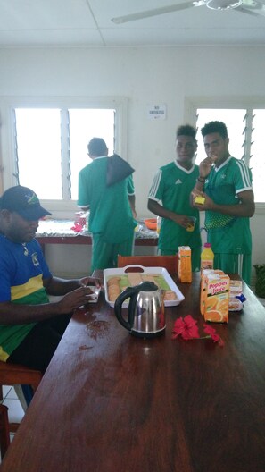 Fridge - Tropicana Motel & Backpackers (Luganville)
