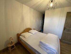 2 Schlafzimmer, Bügeleisen/Bügelbrett, kostenloses WLAN