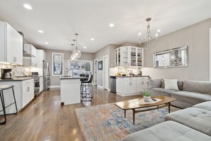 Interior - Relax in style: soak in the private hot tub, sip coffee on the balcony, and spread out across 4 king-size beds—all just 2 miles from Broadway.<br>4 bedrooms / 4 king beds + 3 Futons<br>Hot Tub/ Firepit/ Putting Green<br>Full kitchen & BBQ patio (Nashville)