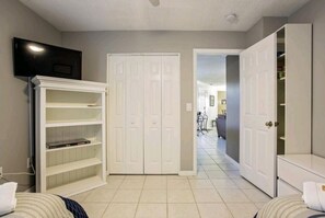 2 dormitorios, tabla de planchar con plancha, wifi y ropa de cama