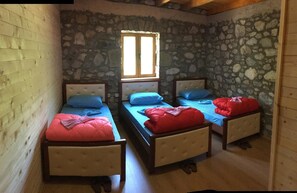Free WiFi, bed sheets