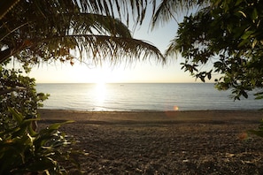 Private beach nearby, black sand - Balar Hotel and Spa (Boac)