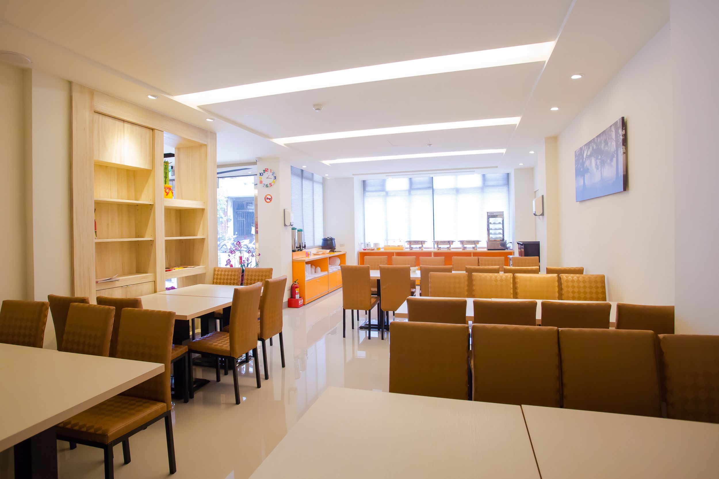 Free daily buffet breakfast